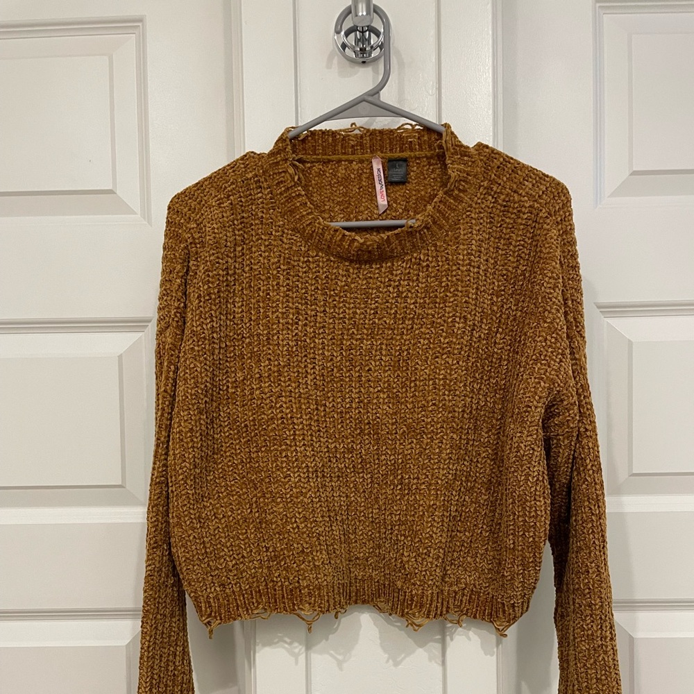 Crop top sweater